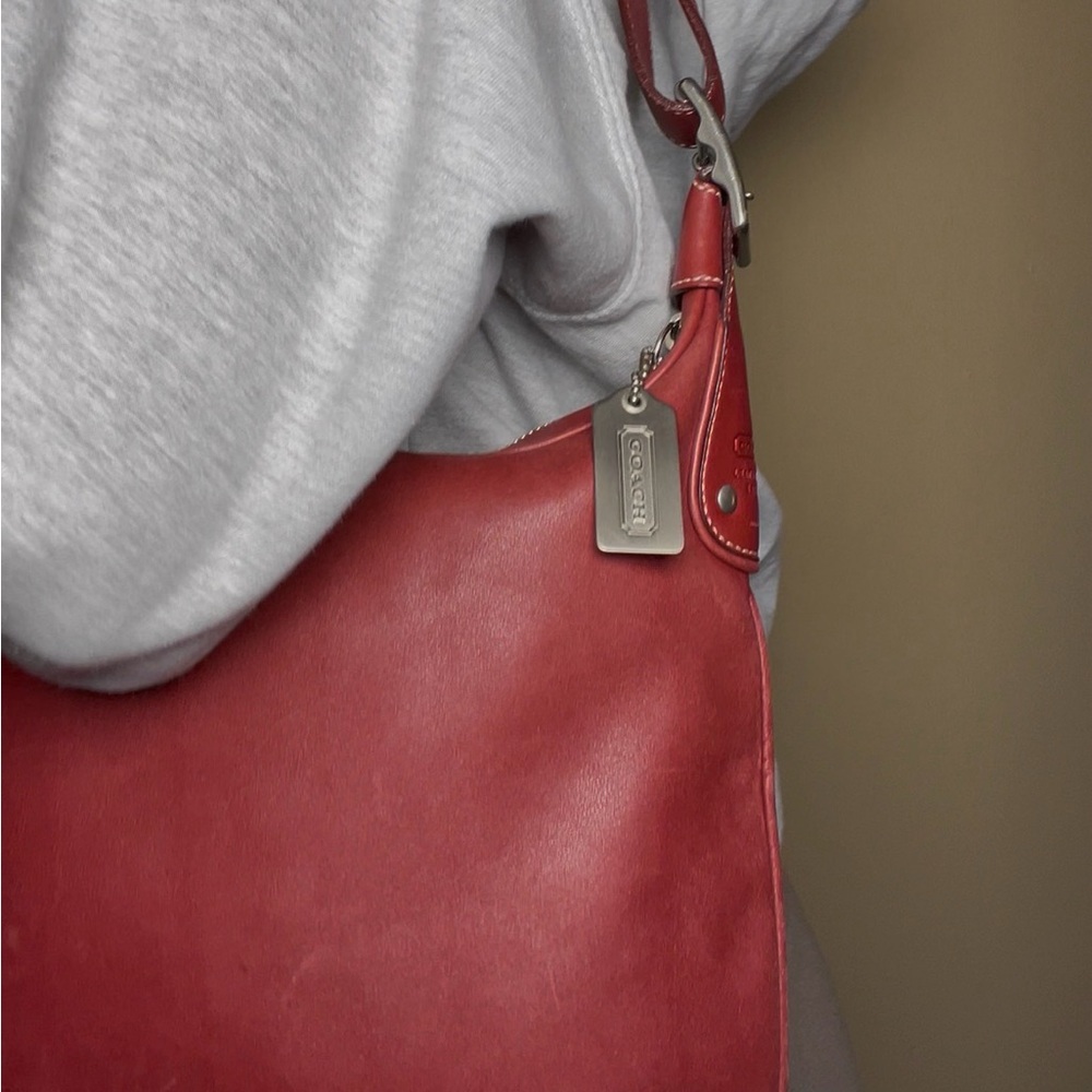 Vintage Authentic Coach Legacy Hobo leather shoulder bag in red